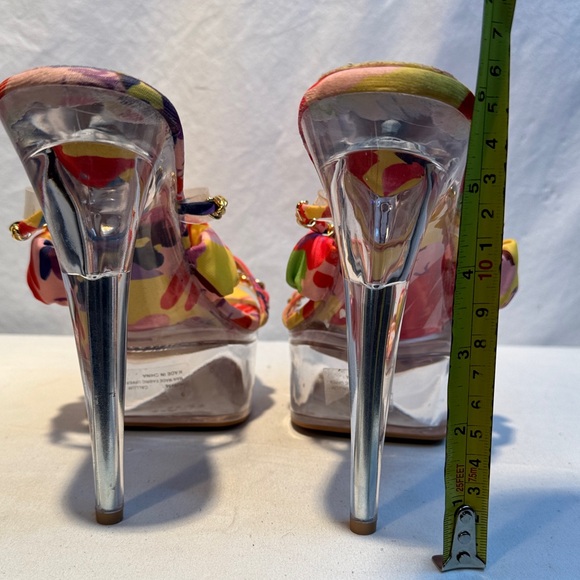Cape Robbin Multicolor Floral Heels with Clear Platform - Picture 8 of 9